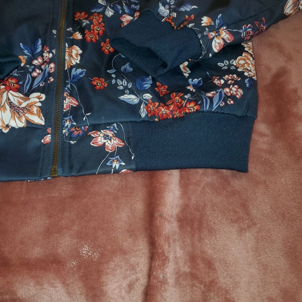 Jacket - Picture 3 of 5